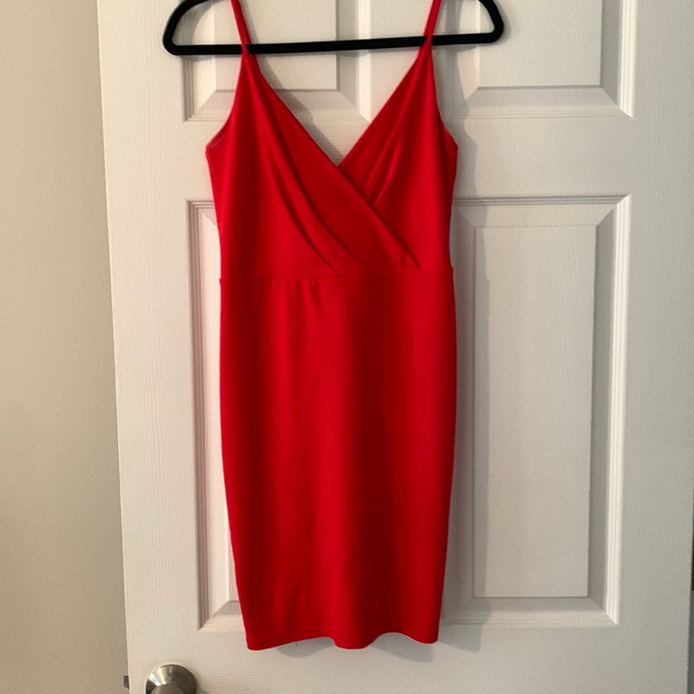 Lulu’s red cocktail dress